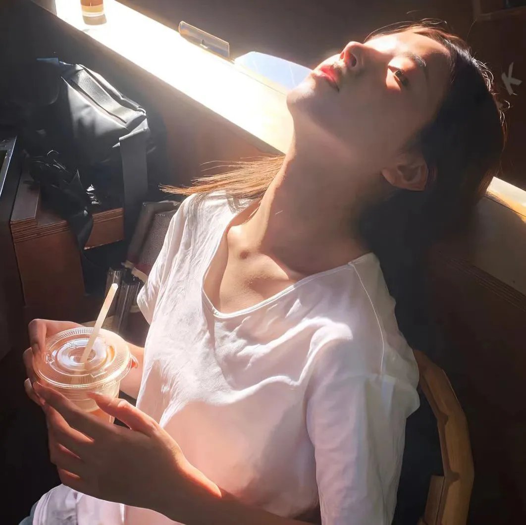 当红女秘书海报
